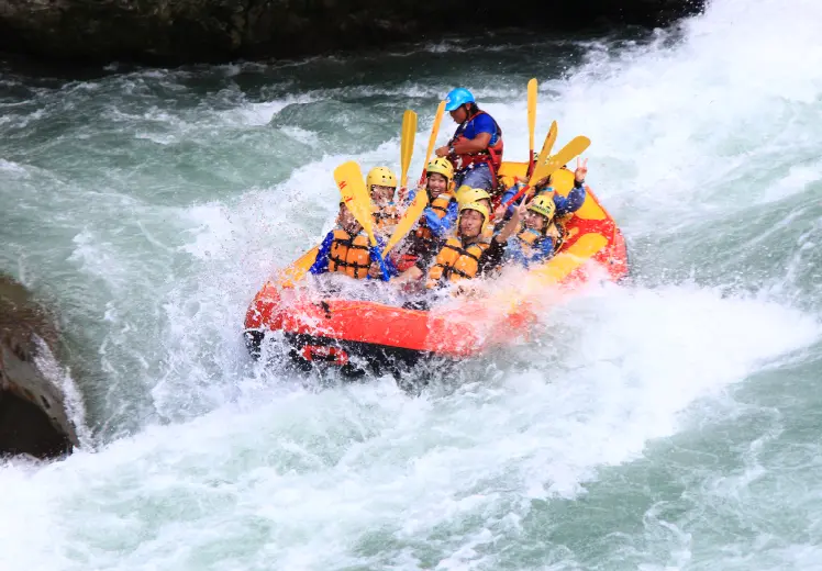 ラフティング体験の様子